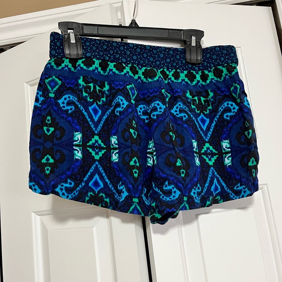 Express Aztec shorts - Picture 3 of 3